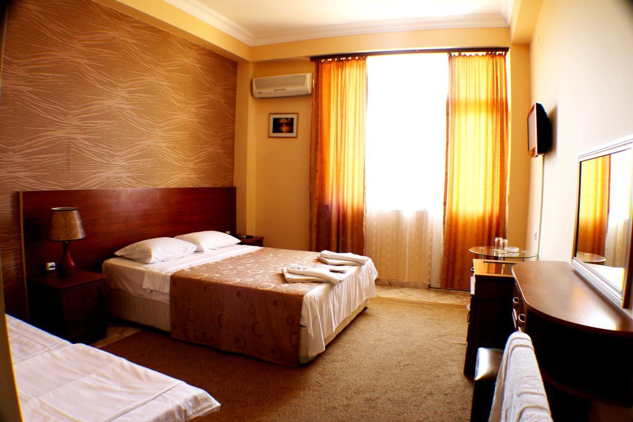 Hotel Condori Kobuleti Kültér fotó